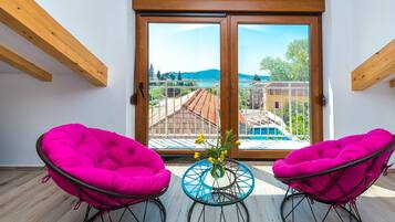 Villa (Three-Bedroom Villa with Swimming Poo) | Salle de séjour