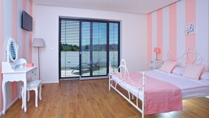 5 Schlafzimmer, Bügeleisen/Bügelbrett, WLAN, Bettwäsche