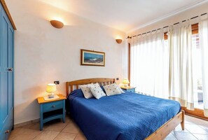 2 bedrooms, iron/ironing board, WiFi, wheelchair access