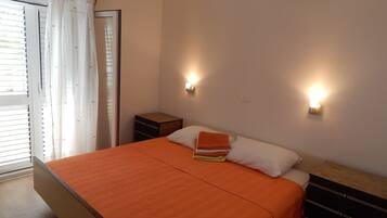 Appartement (Two Bedroom Apartment Terrace and Sea) | 4 slaapkamers, babybedden, gratis wifi, beddengoed