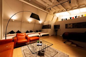 Apartamento básico, no fumadores | Sala de estar | Una televisión de pantalla plana