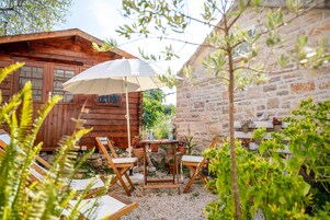 Studio (Studio Apartment with Patio and Garde) | Exterior