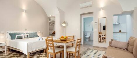 1 bedroom, desk, iron/ironing board, free WiFi