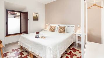 1 slaapkamer, een strijkplank/strijkijzer, reisbedje, gratis wifi