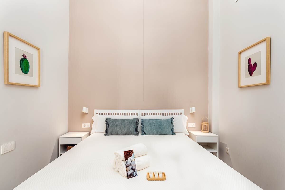 1 dormitorio, tabla de planchar con plancha, cuna de viaje y wifi gratis