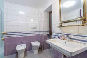 Apartment | Bilik Mandi