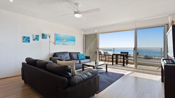 Smart TV - Oceanic 2 - On Main Beach! (Forster)