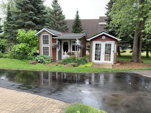 Boutique Guest Suite 2 Minutes to Crystal Beach,20 Minutes to the Niagara Falls