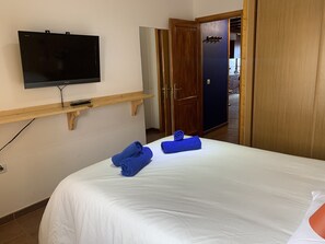 2 chambres, fer et planche à repasser, Wi-Fi, literie fournie