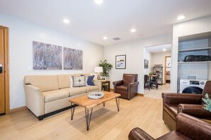 TV, fireplace, offices