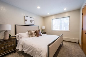 1 bedroom, iron/ironing board, WiFi, bed sheets - 1BR I Hidden Falls I Brighton Ski Resort (Salt Lake City)