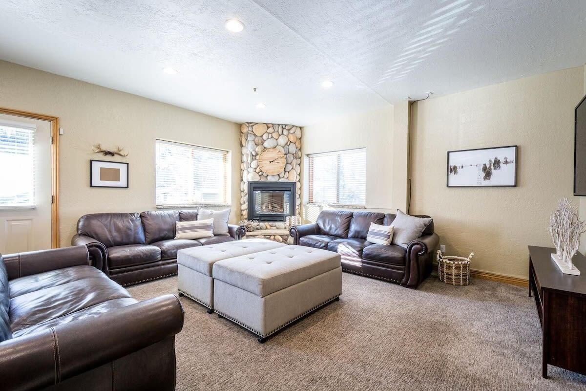 TV, fireplace, DVD player, offices