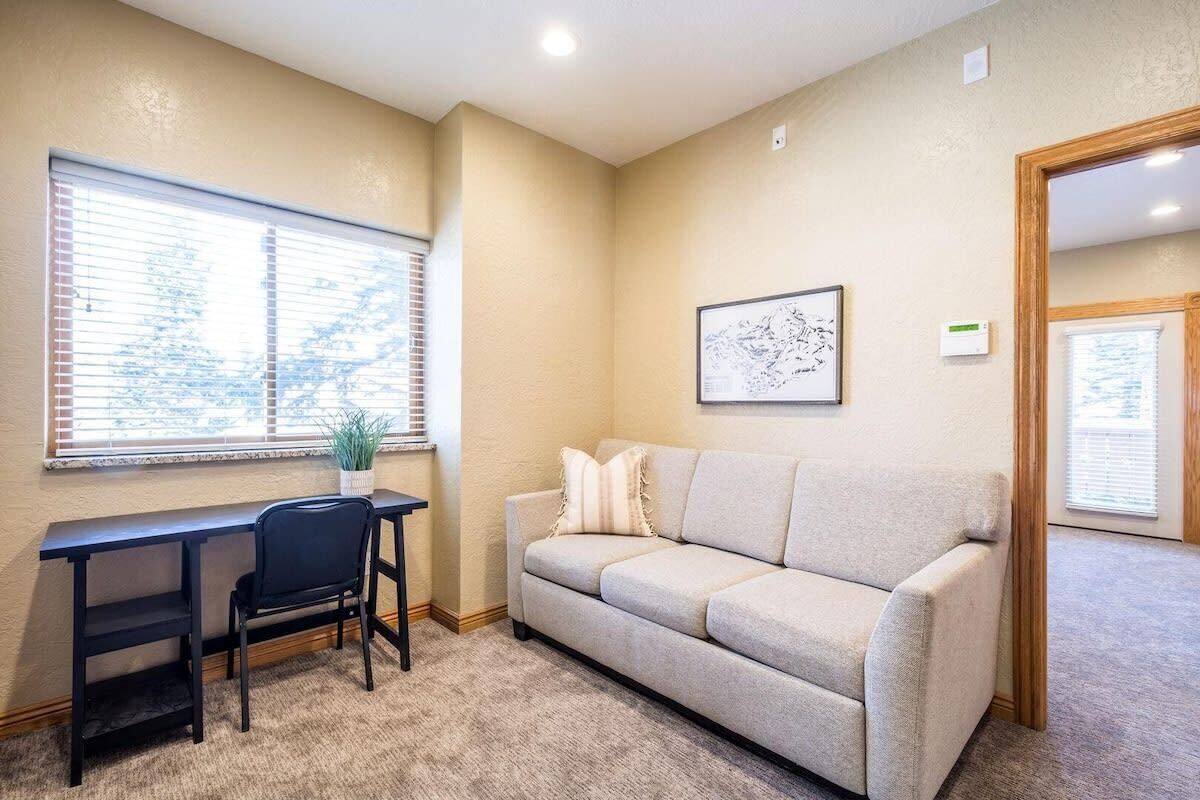 TV, fireplace, DVD player, offices