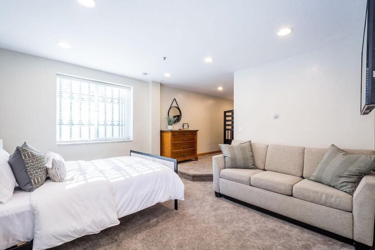 2 bedrooms, iron/ironing board, travel crib, WiFi