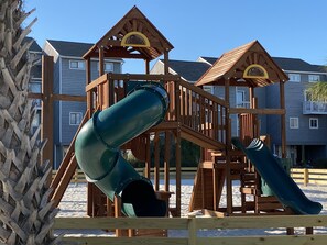 Children’s area - Gulf View from living room!Gated resort on CSB. 2 pools,beach chairs & cart incl (Port St Joe)