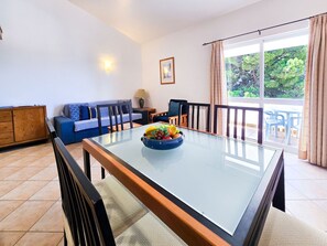 Dining - Prainha Loft Apartment (Alvor)