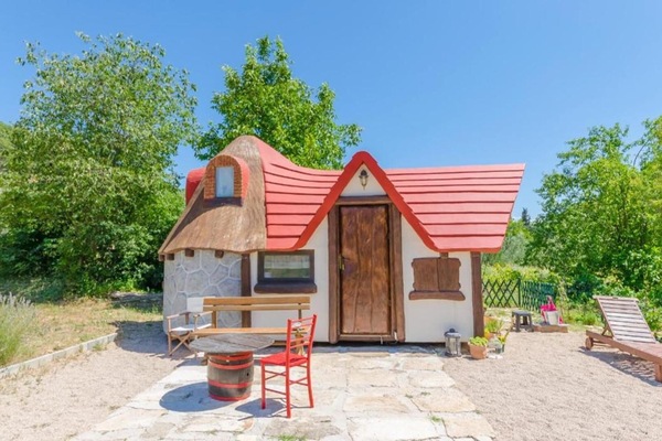 Cottage | Property grounds