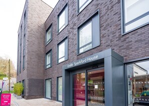 Exterior - City Centre Studio - Sparkford Road (Winchester)