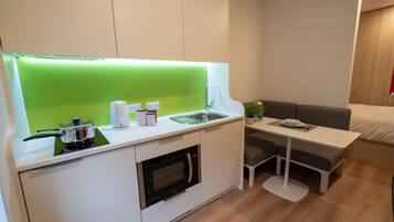 Luxury Studio Suite | Private kitchen