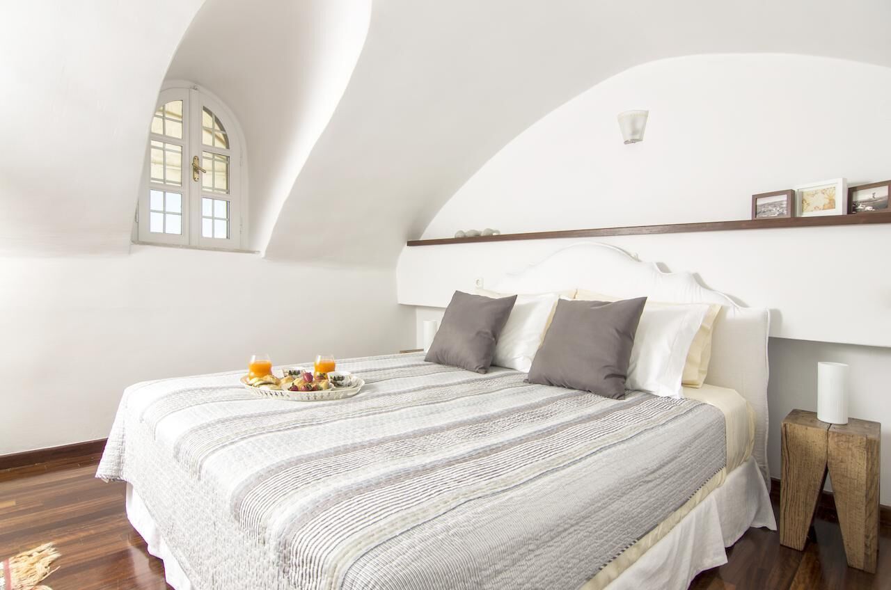 3 bedrooms, in-room safe, desk, soundproofing