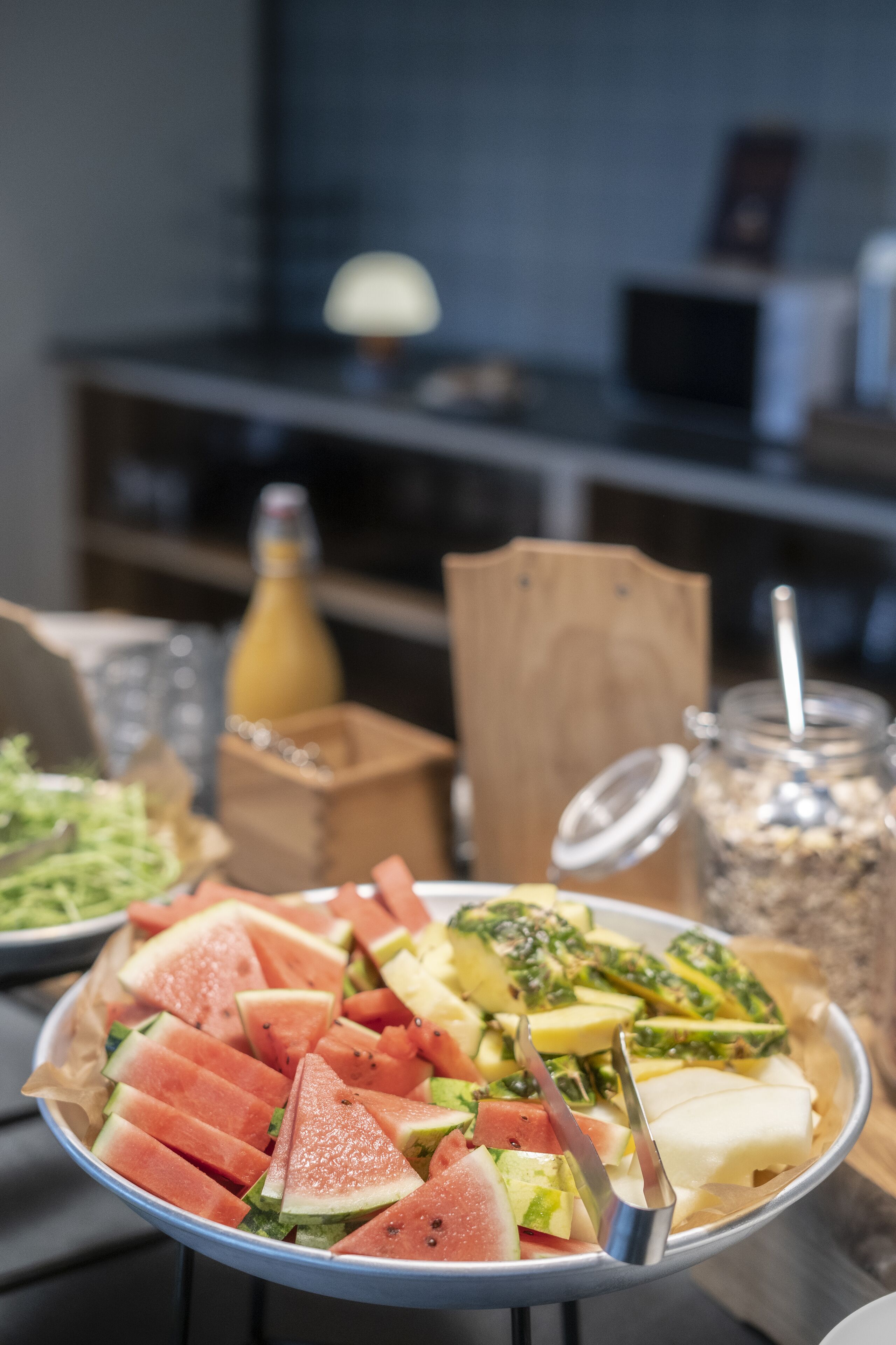 free daily full breakfast