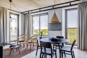 Hypo-allergenic bedding, laptop workspace, soundproofing - Comfort Hotel Solna Arenastaden (Solna)