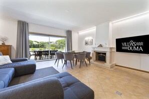 TV, peis og DVD-spiller