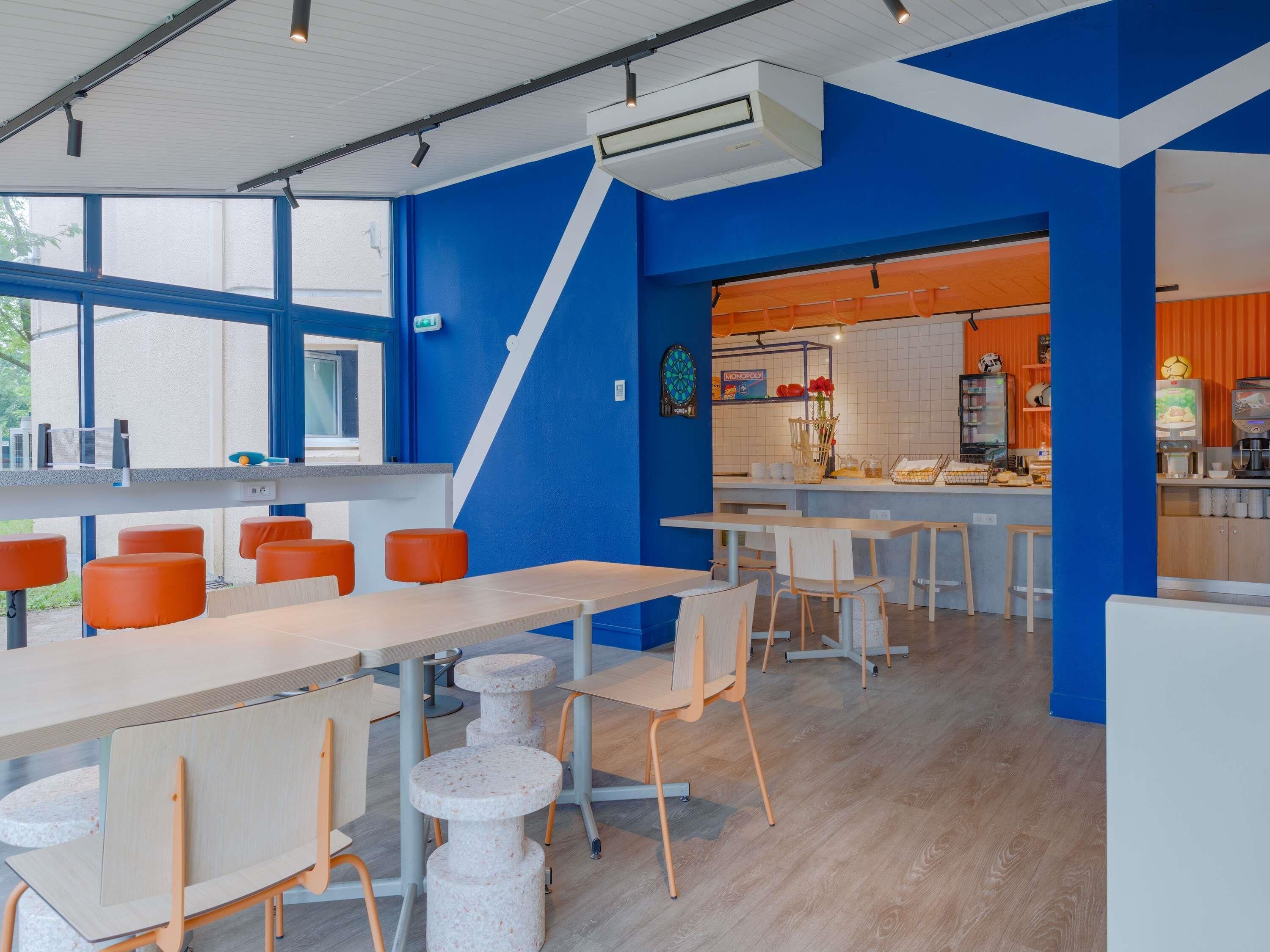 每日供应自助式早餐（每人 EUR 9.9）