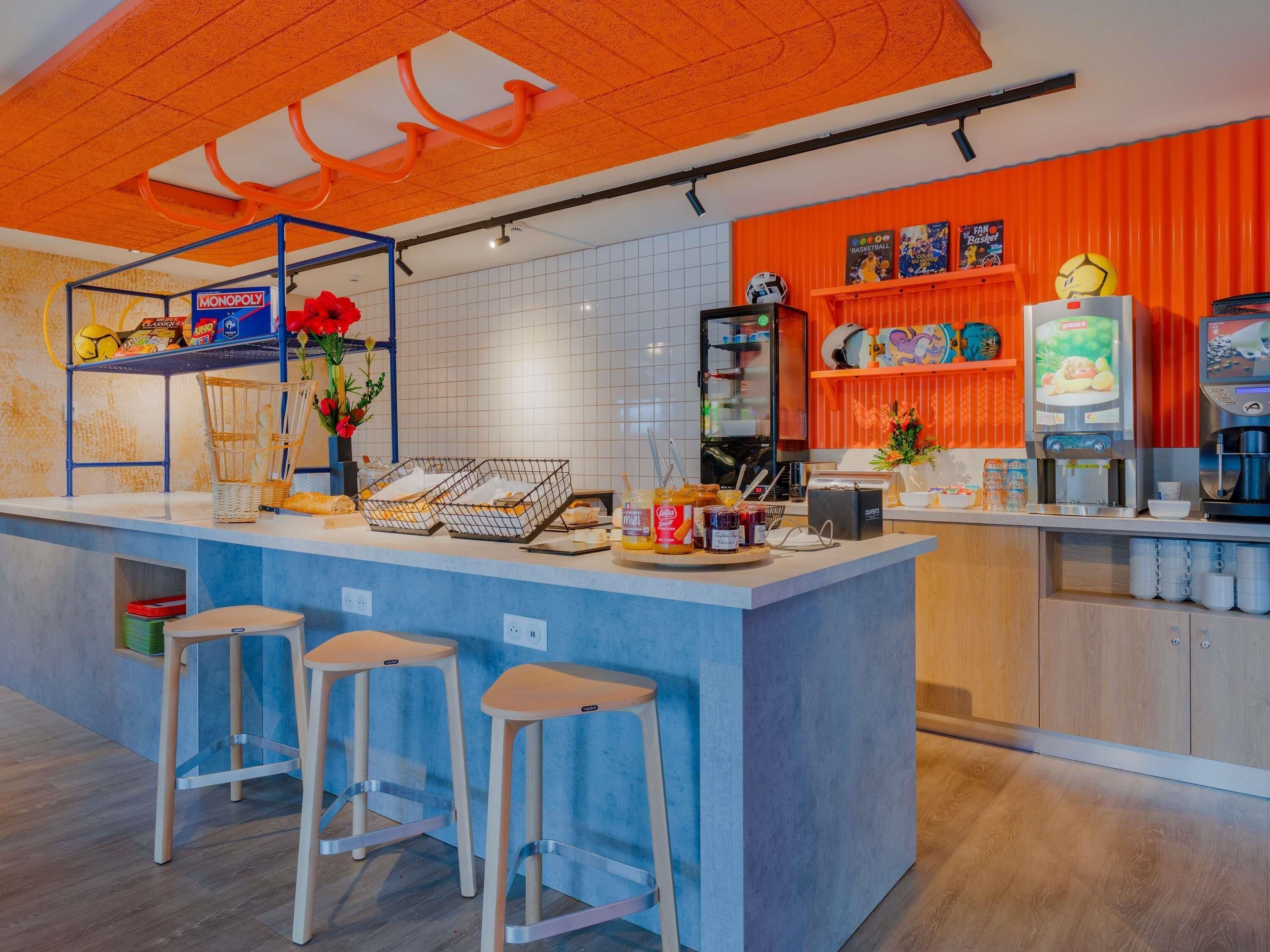 Petit déjeuner buffet servi tous les jours en supplément