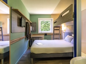 Free WiFi, bed sheets