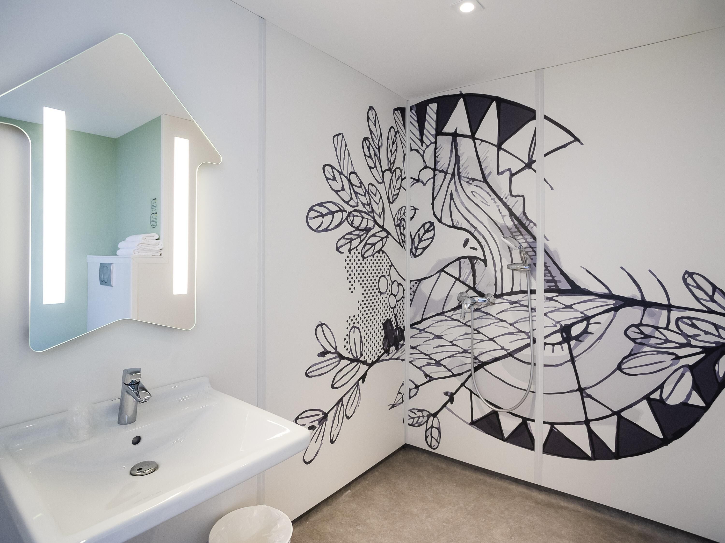 soundproofing, free wifi, bed sheets