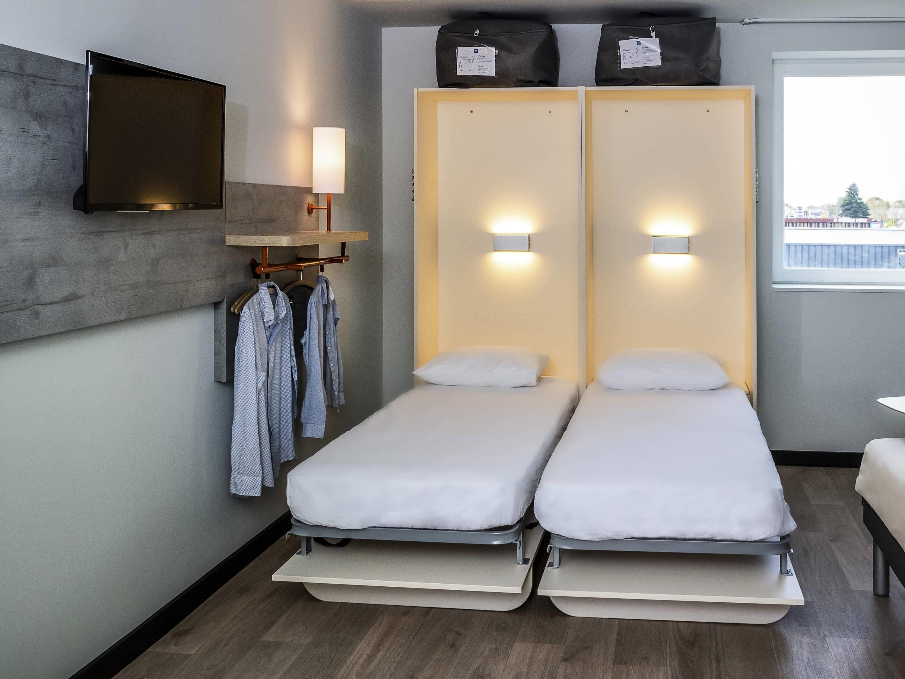 Family Room, 6 people | Soundproofing, WiFi (free), bed sheets
