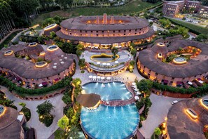 Phòng, 1 giường cỡ king, ban công, quang cảnh hồ (The Ruby Wheel) | Quang cảnh resort