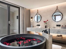 Room, 1 King Bed, Balcony, Lake View (The Ruby Wheel) | Premium bedding, down comforters, pillowtop beds, minibar