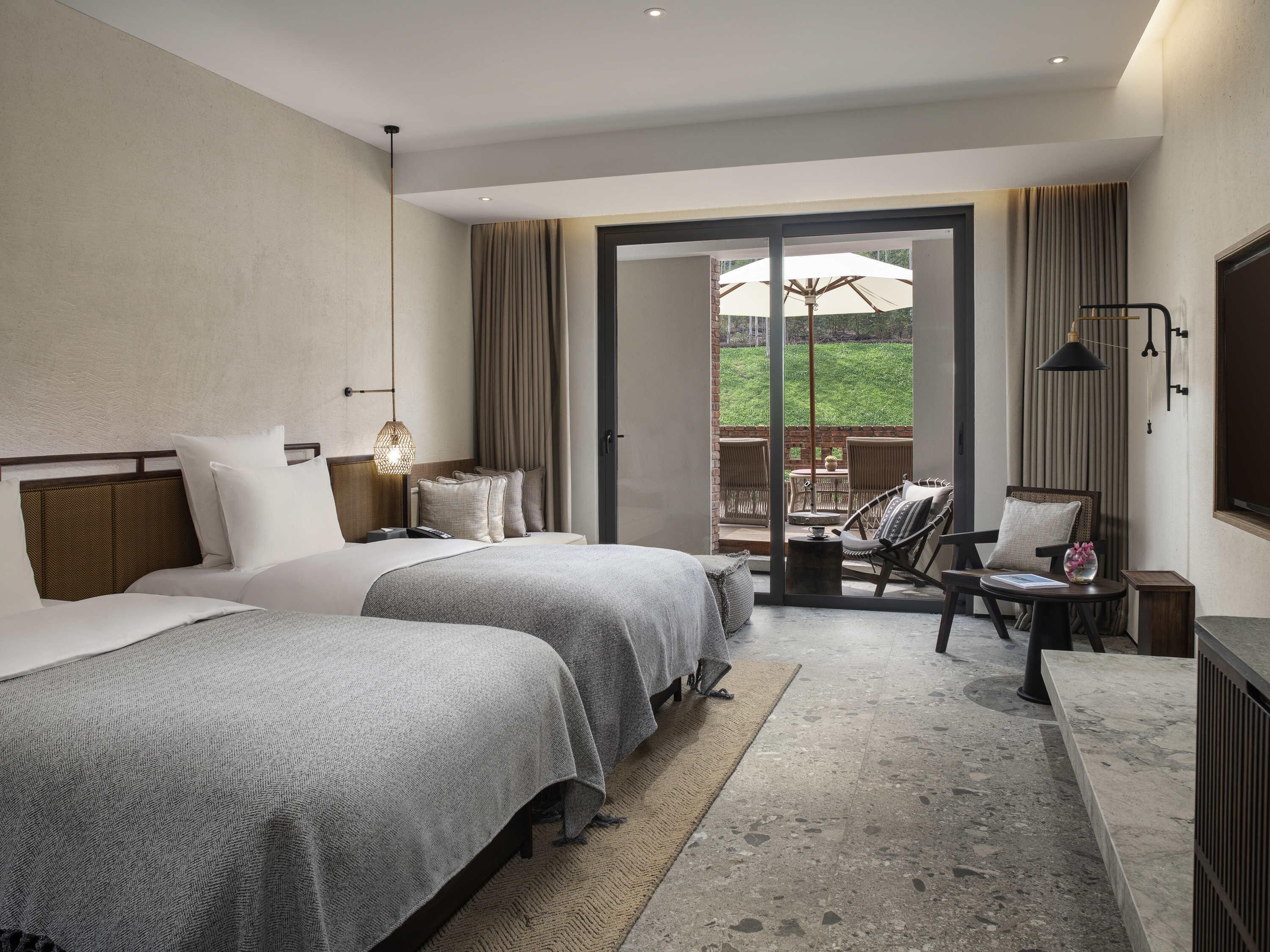 Deluxe kamer, 2 eenpersoonsbedden, balkon, uitzicht op bergen | Luxe beddengoed, donsdekens, pillowtop-bedden, een minibar