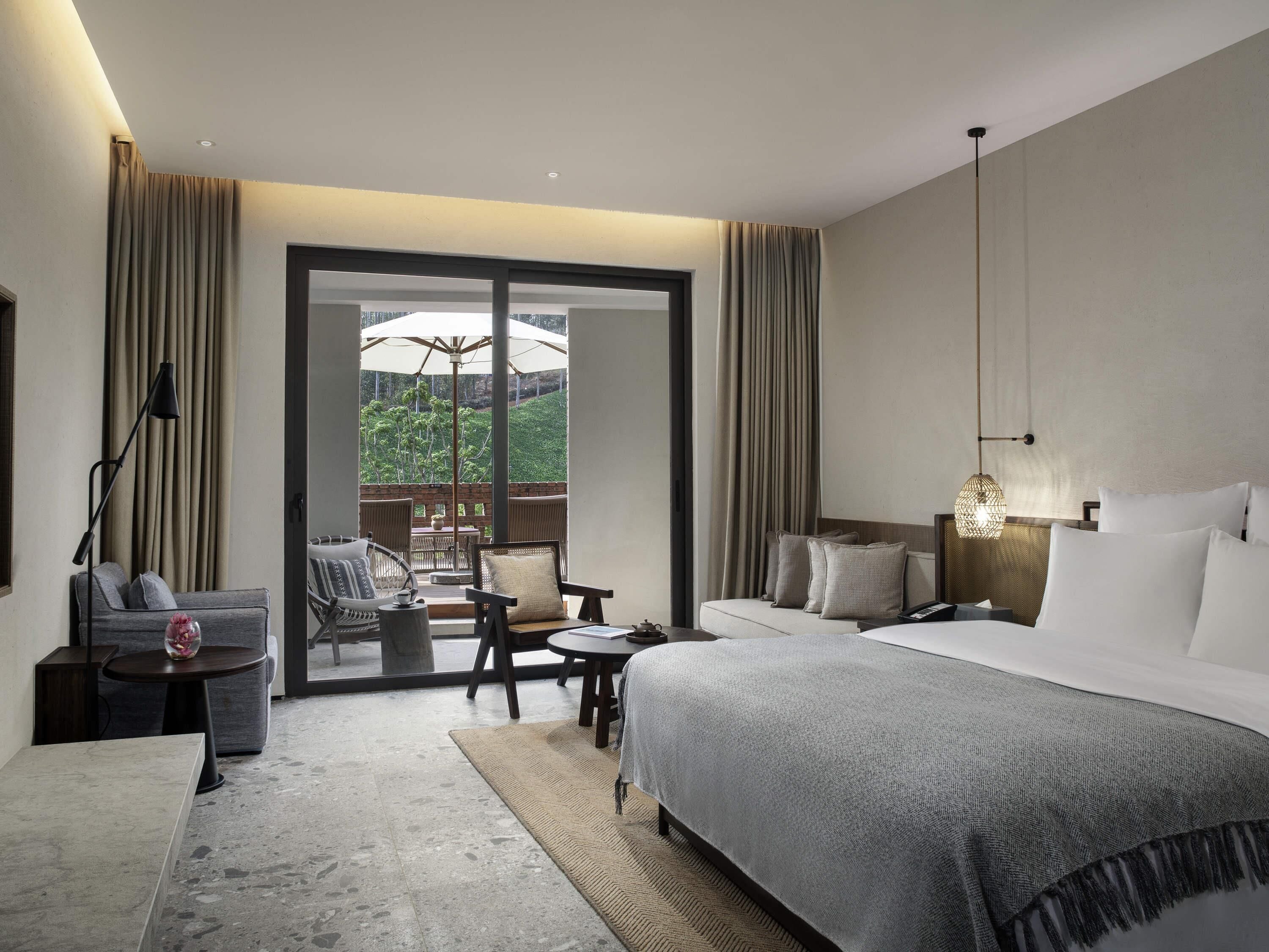 Deluxe Terrace Access King Bed Room | Premium bedding, down duvets, pillow-top beds, minibar