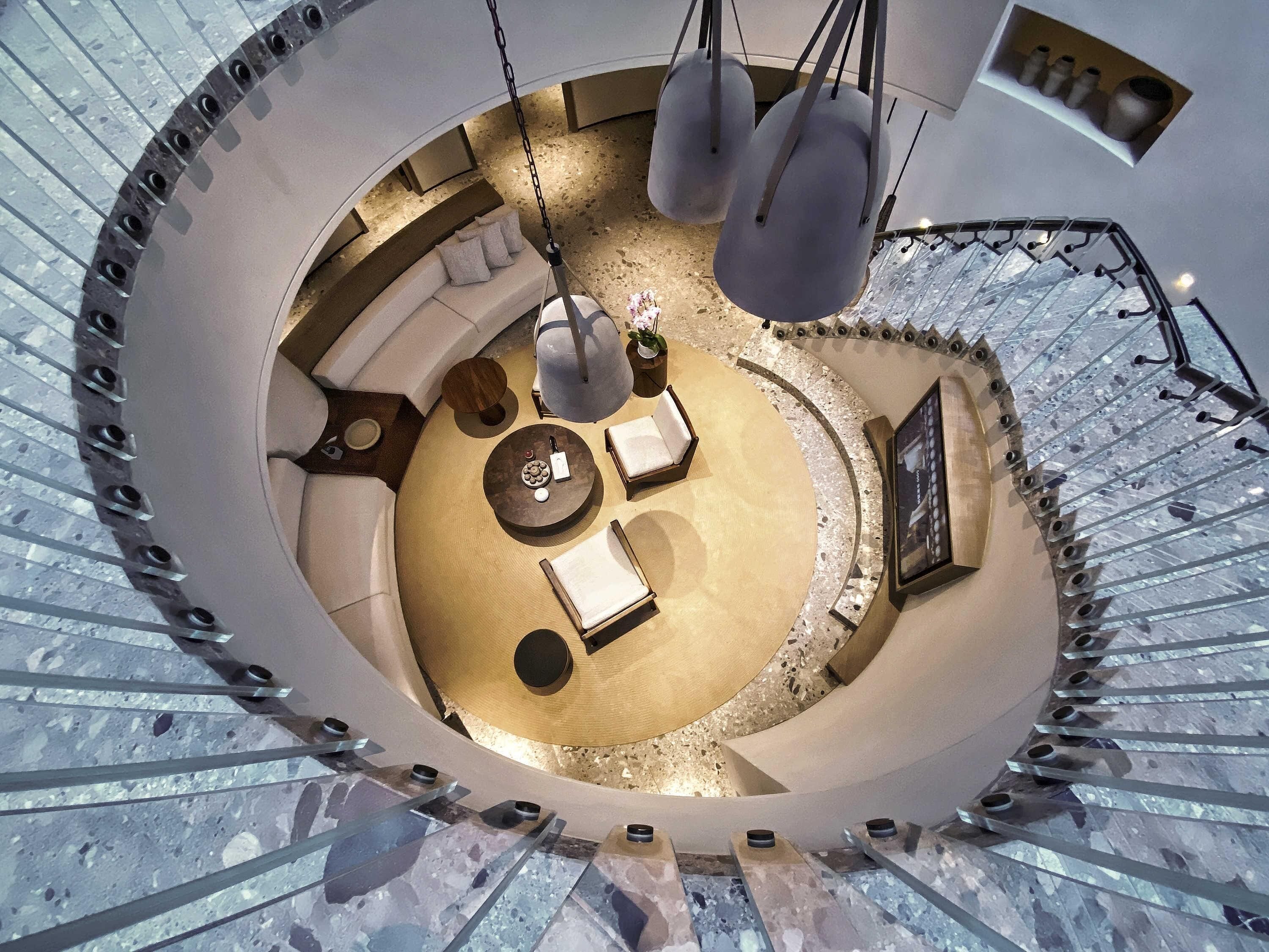 高档床上用品、羽绒被、加厚床垫、迷你吧