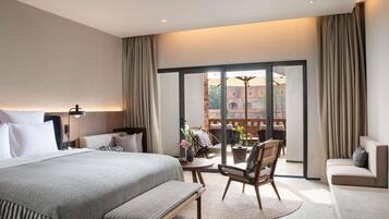 Ropa de cama de alta calidad, edredón, camas con pillow-top y minibar