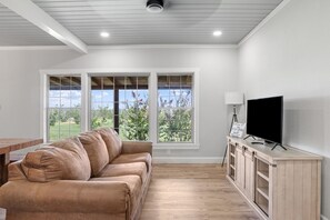 House, 2 Bedrooms | Living area | Smart TV