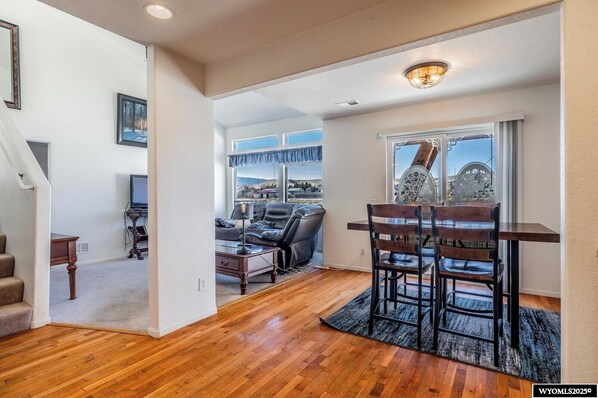 Smart TV, DVD player