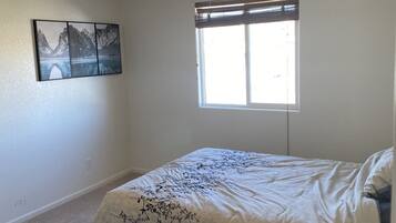 2 bedrooms, iron/ironing board, WiFi, bed sheets