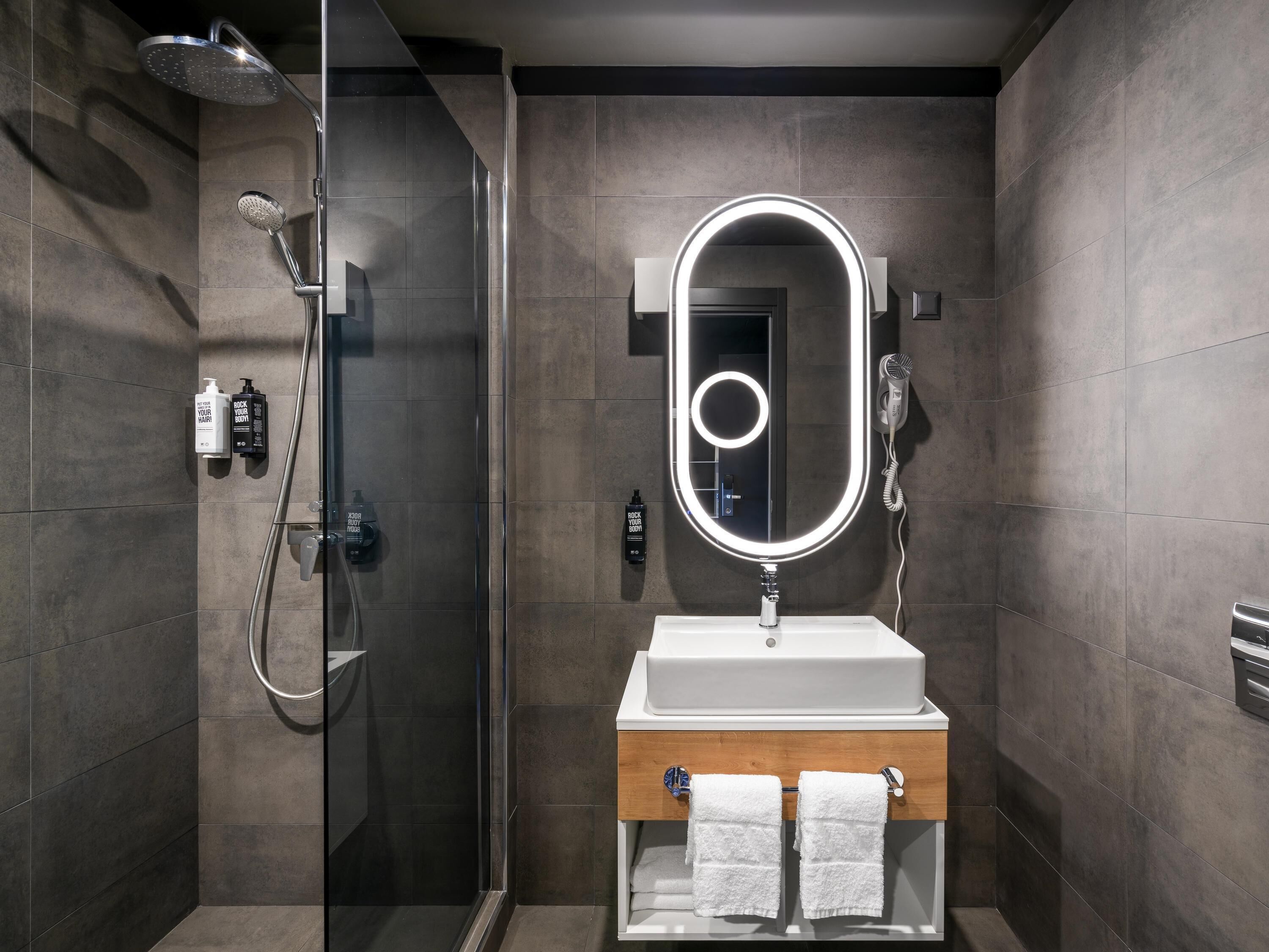 1 bedroom, minibar, in-room safe, desk