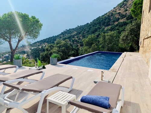 Ferienhaus in einmalig ruhiger Lage - Meerblick - privater Pool - Internet