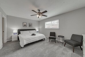 4 bedrooms, iron/ironing board, WiFi, bed sheets