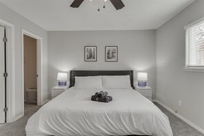 4 soverom, strykejern/-brett, wi-fi og sengetøy