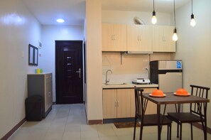 Fridge, microwave, stovetop, electric kettle