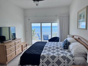 2 bedrooms, in-room safe, desk, iron/ironing board