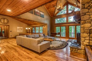 Interior - Pine Ridge Lodge near Whiteface (Wilmington)