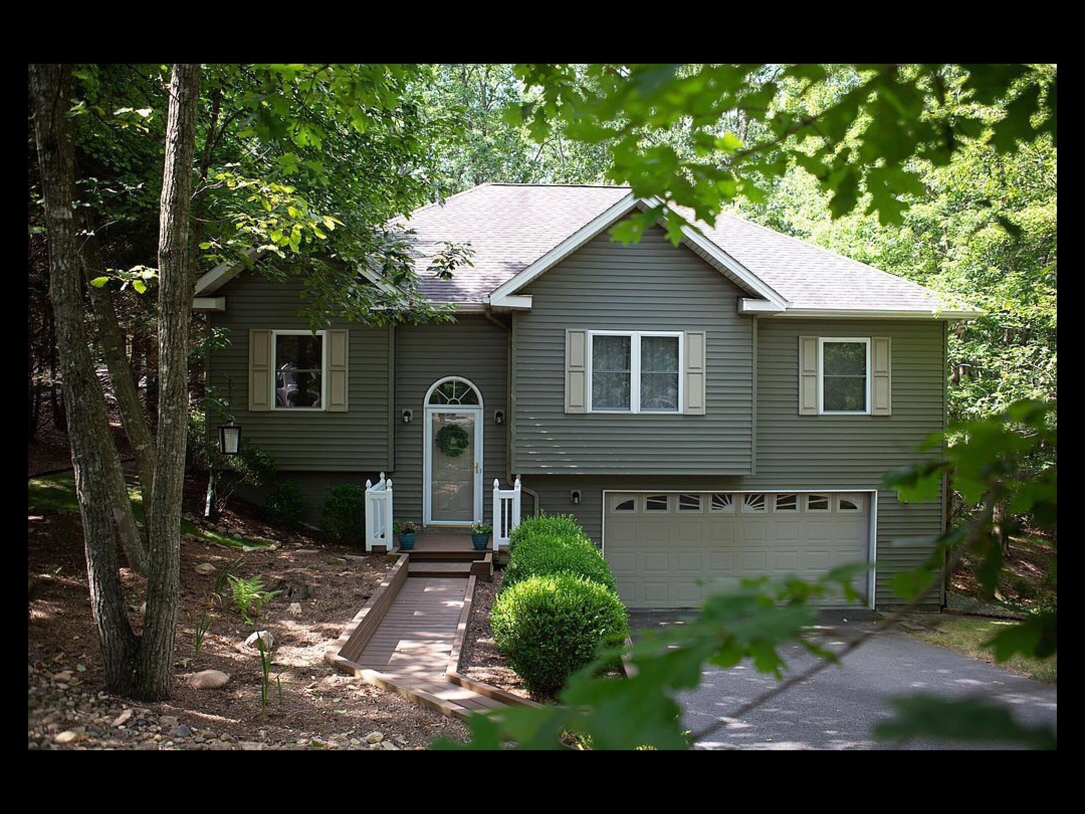 Private Massanutten home - NOON checkout. Btwn waterpark/slopes. Close to JMU