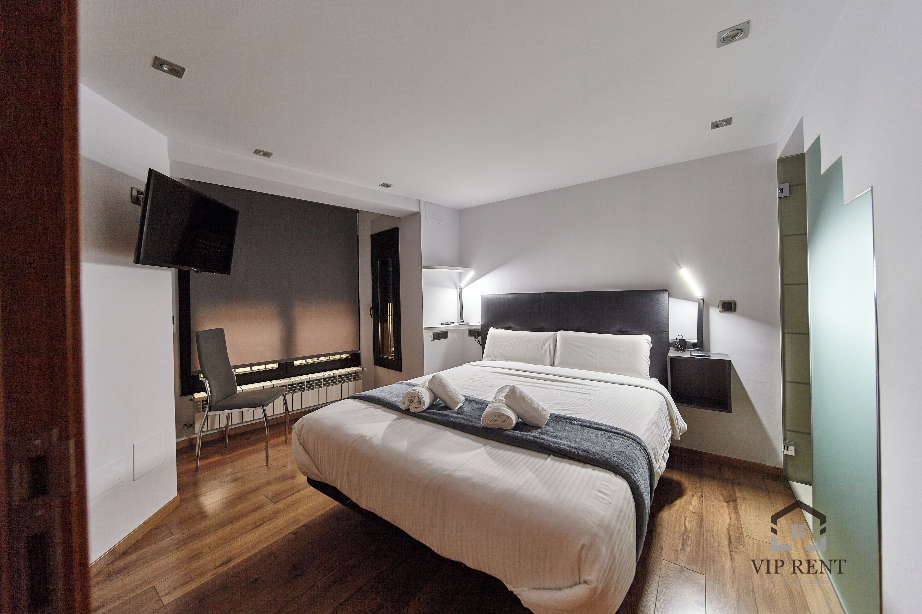 3 makuuhuonetta, silitysrauta/-lauta, ilmainen Wi-Fi, vuodevaatteet